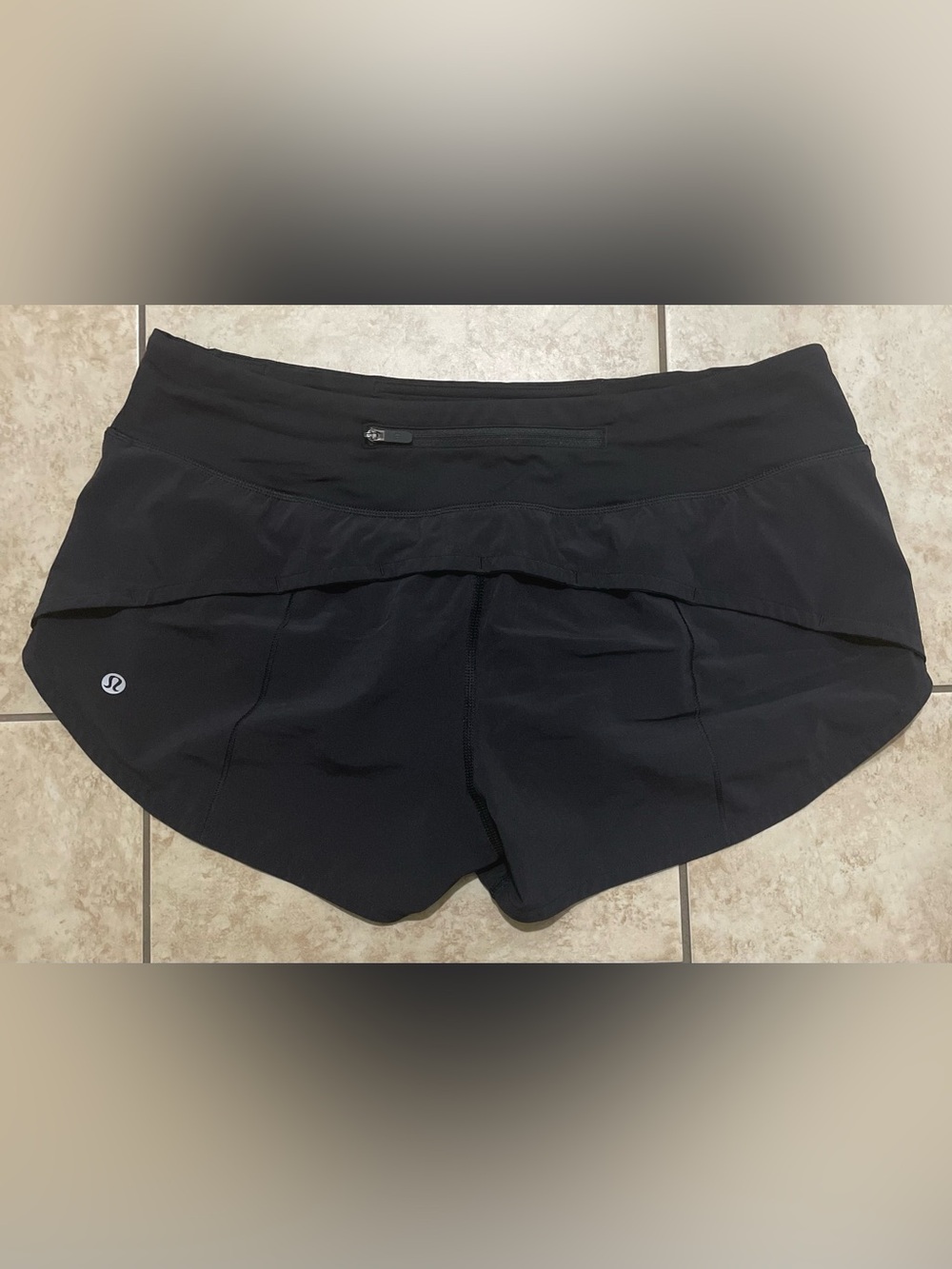 Lululemon Speed Up Shorts Size 8 - Picture 4 of 5